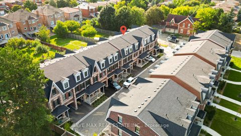 Photo 2 at 13 Kennisis Way, Maple, Vaughan