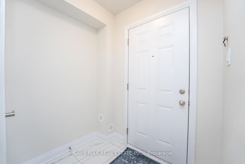 Photo 7 at 13 Kennisis Way, Maple, Vaughan