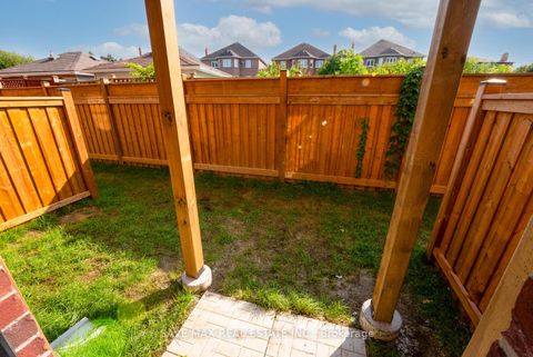 Photo 11 at 13 Kennisis Way, Maple, Vaughan