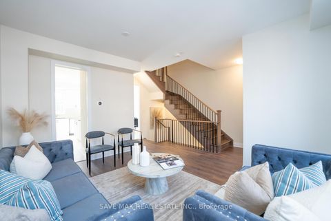 Photo 16 at 13 Kennisis Way, Maple, Vaughan