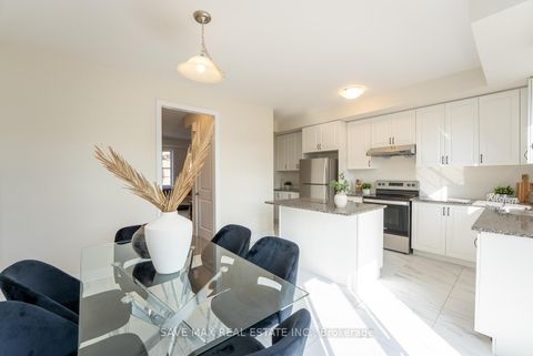 Photo 20 at 13 Kennisis Way, Maple, Vaughan