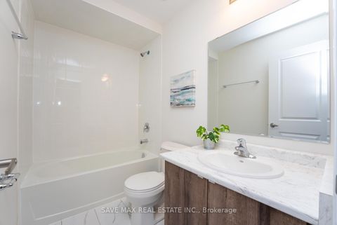 Photo 42 at 13 Kennisis Way, Maple, Vaughan
