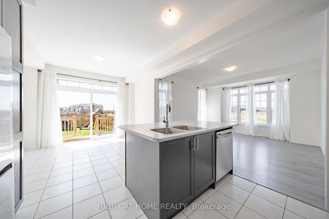 Photo 18 at 42 CopperHill HTS Drive E, Rural Barrie Southeast, Barrie