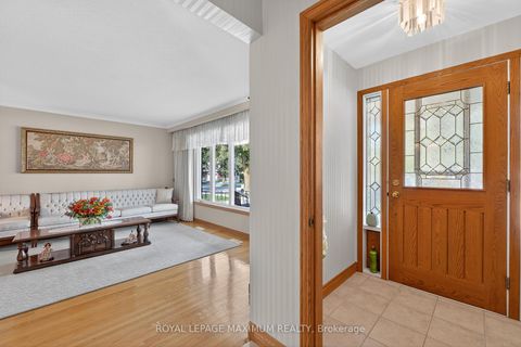 Photo 3 at 39 Katie Court, Maple Leaf, Toronto
