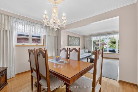 Photo 10 at 39 Katie Court, Maple Leaf, Toronto