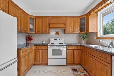 Photo 16 at 39 Katie Court, Maple Leaf, Toronto