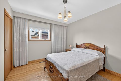 Photo 18 at 39 Katie Court, Maple Leaf, Toronto