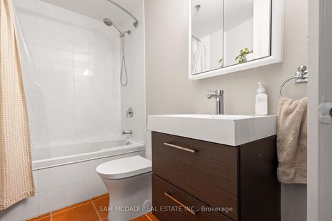 Photo 2 at 204 - 183 Dovercourt Road, Bellwoods, Toronto