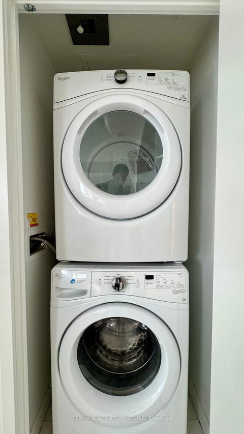 Photo 18 at 2307 - 117 Mcmahon Drive, Bayview Village, Toronto