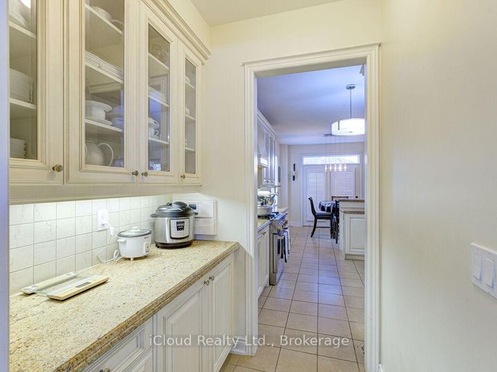 Photo 8 at 3 Vissini Way, Bram East, Brampton