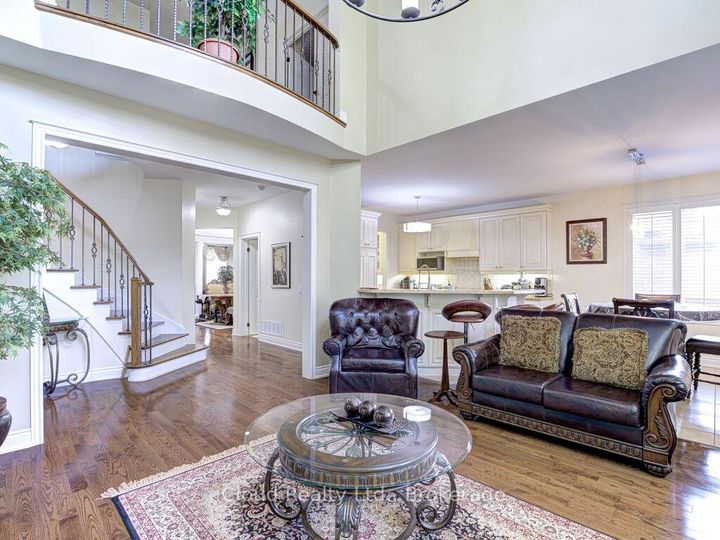 Photo 12 at 3 Vissini Way, Bram East, Brampton