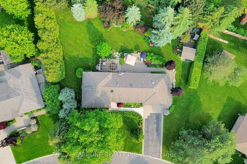 Photo 3 at 335 Forde Crescent, King City, King