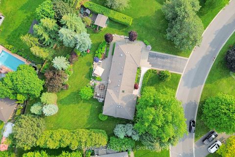 Photo 4 at 335 Forde Crescent, King City, King