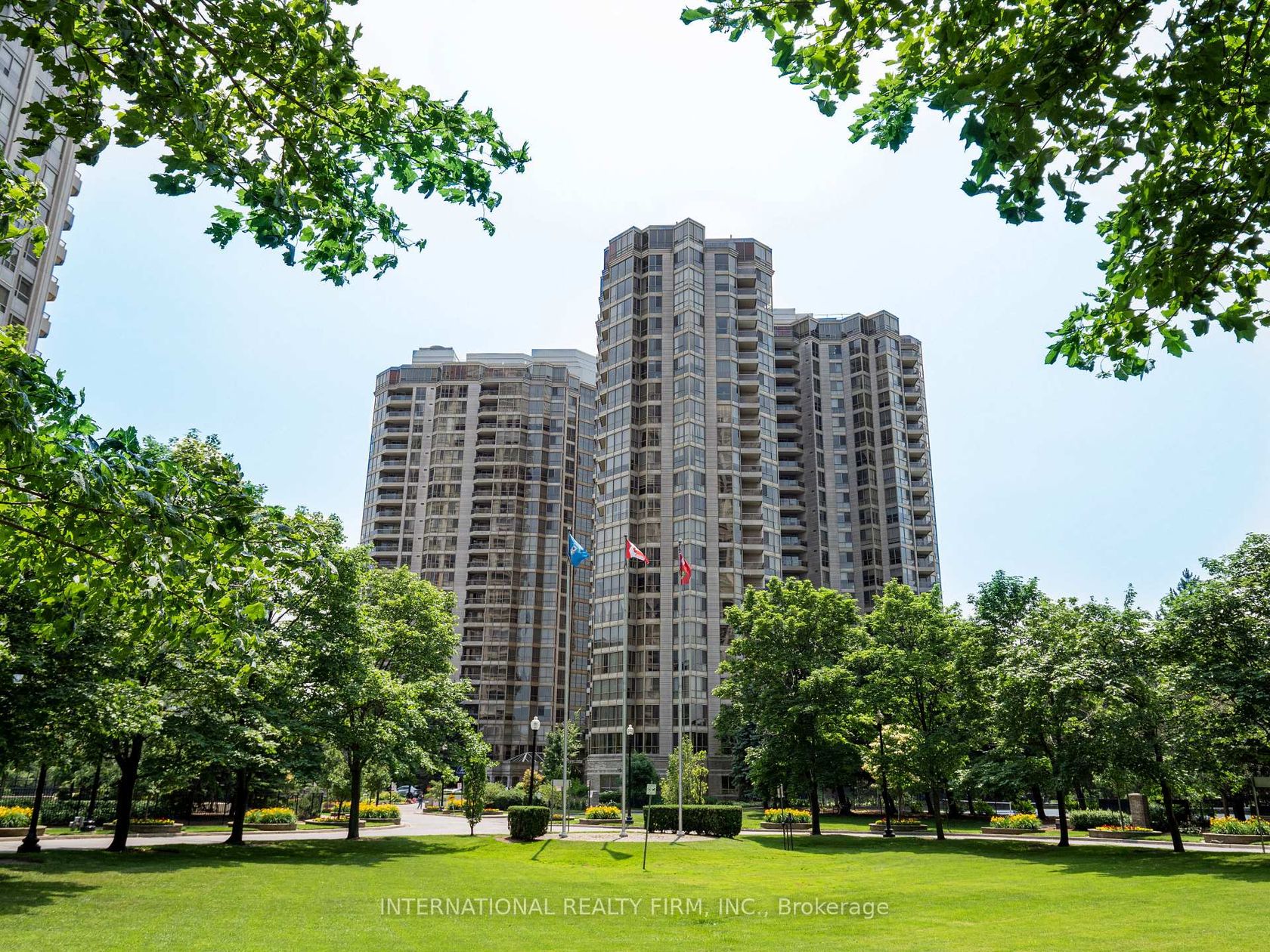 1706 - 55 Kingsbridge Garden Circle, Hurontario, Mississauga 