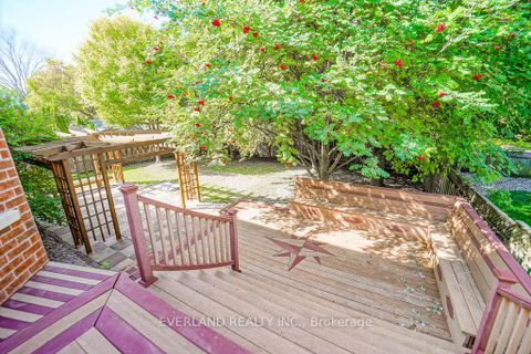 Photo 5 at 618 Foxcroft Boulevard, Wyndham, Newmarket