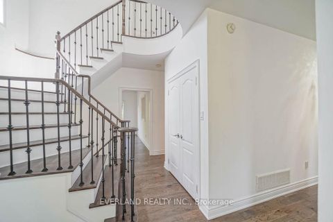 Photo 6 at 618 Foxcroft Boulevard, Wyndham, Newmarket