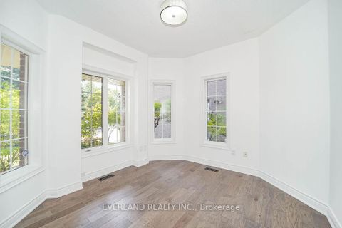 Photo 8 at 618 Foxcroft Boulevard, Wyndham, Newmarket