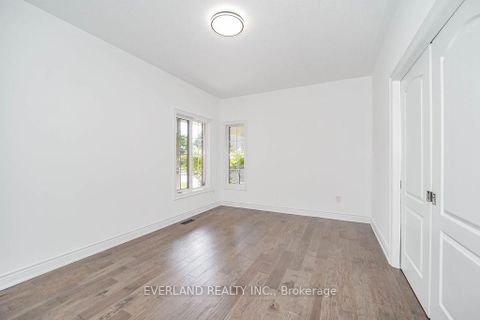 Photo 10 at 618 Foxcroft Boulevard, Wyndham, Newmarket