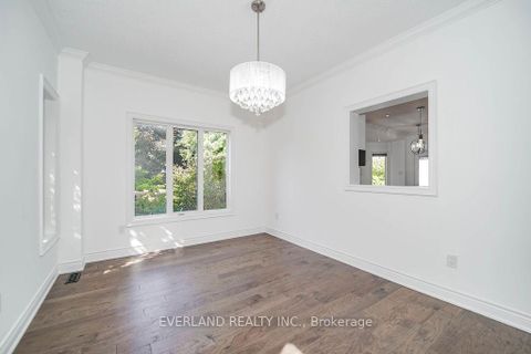 Photo 18 at 618 Foxcroft Boulevard, Wyndham, Newmarket