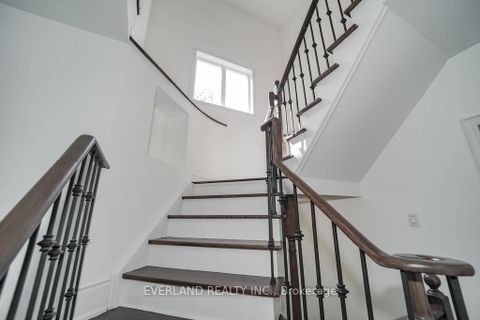 Photo 19 at 618 Foxcroft Boulevard, Wyndham, Newmarket