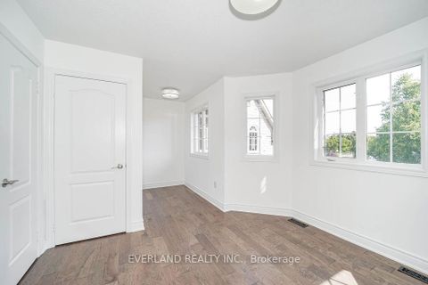 Photo 26 at 618 Foxcroft Boulevard, Wyndham, Newmarket