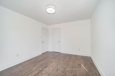 Photo 27 at 618 Foxcroft Boulevard, Wyndham, Newmarket