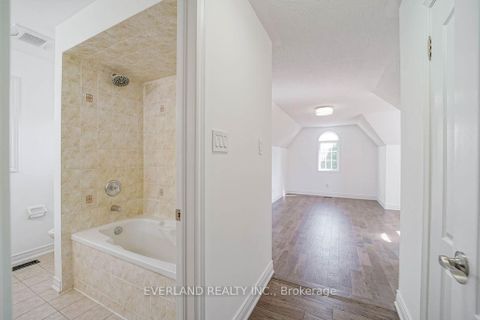 Photo 29 at 618 Foxcroft Boulevard, Wyndham, Newmarket