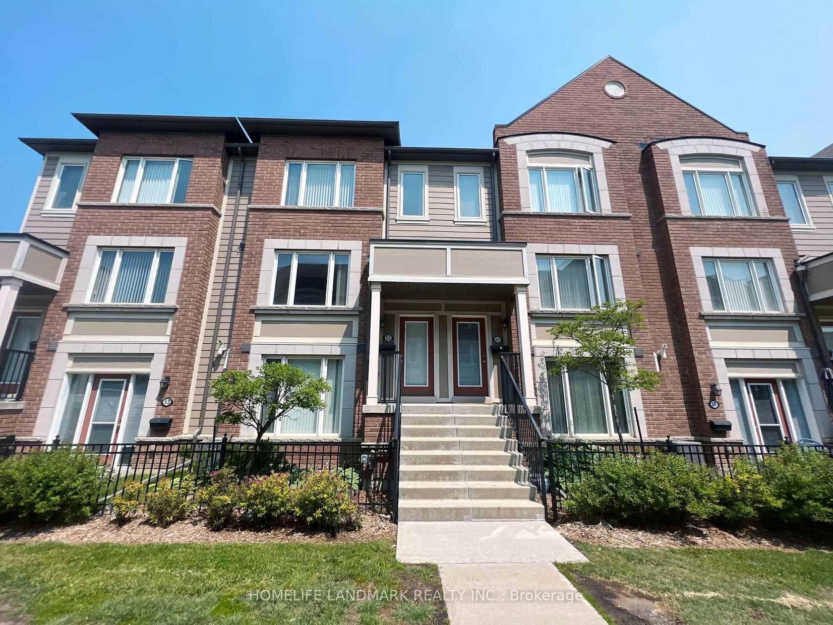55 Burton Howard Drive, Bayview Northeast, Aurora 
