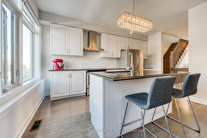 Photo 26 at 173 Salterton Circle, Rural Vaughan, Vaughan