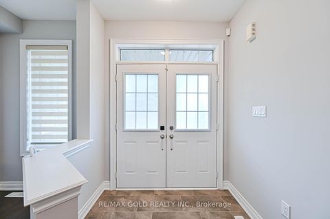 Photo 3 at 238 Kincardine Street, Kleinburg, Vaughan