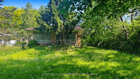 Photo 2 at 117 Arjay Crescent, York Mills, Toronto