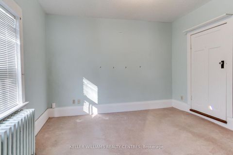 Photo 7 at 136 Northland Avenue, Smythe, Toronto