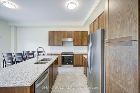 Photo 13 at 156 Hartney Drive, Rural Richmond Hill, Richmond Hill