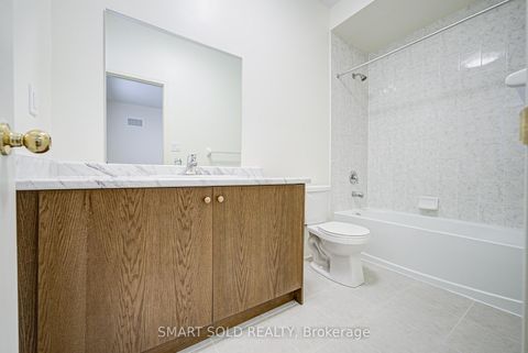 Photo 36 at 156 Hartney Drive, Rural Richmond Hill, Richmond Hill