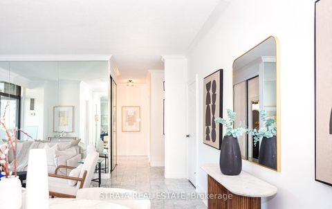 Photo 4 at 702 - 86 Gloucester Street, Yonge Corridor, Toronto