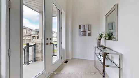 Photo 2 at 19 Ahchie Court, Patterson, Vaughan