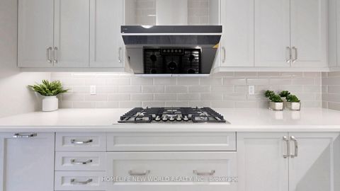 Photo 11 at 19 Ahchie Court, Patterson, Vaughan