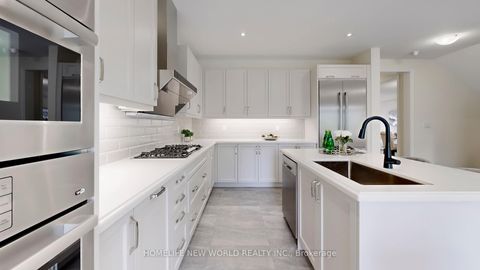 Photo 12 at 19 Ahchie Court, Patterson, Vaughan
