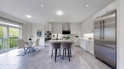 Photo 15 at 19 Ahchie Court, Patterson, Vaughan