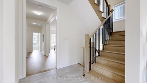Photo 22 at 19 Ahchie Court, Patterson, Vaughan