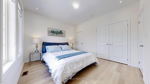 Photo 34 at 19 Ahchie Court, Patterson, Vaughan