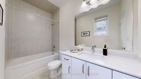 Photo 36 at 19 Ahchie Court, Patterson, Vaughan