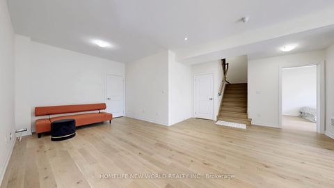 Photo 40 at 19 Ahchie Court, Patterson, Vaughan