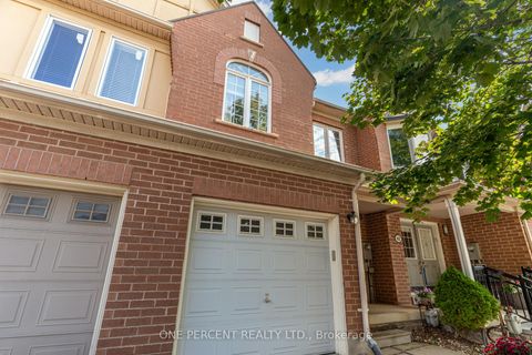 Photo 4 at 64 Lander Crescent, Patterson, Vaughan