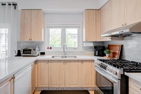 Photo 16 at 64 Lander Crescent, Patterson, Vaughan