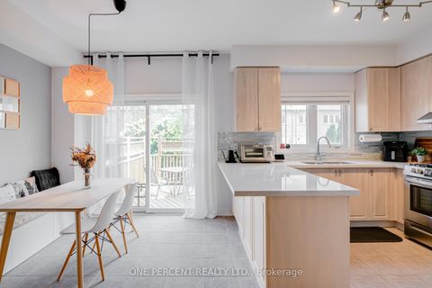 Photo 18 at 64 Lander Crescent, Patterson, Vaughan