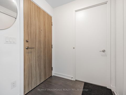 Photo 9 at 427 - 3100 Keele Street, CFB, Toronto