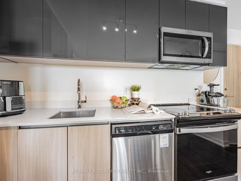 Photo 11 at 427 - 3100 Keele Street, CFB, Toronto