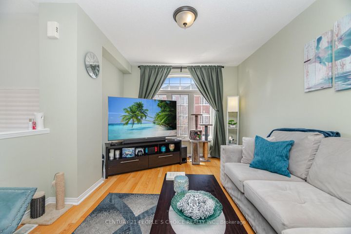 Photo 9 at 7055 Fairmeadow Crescent, Lisgar, Mississauga