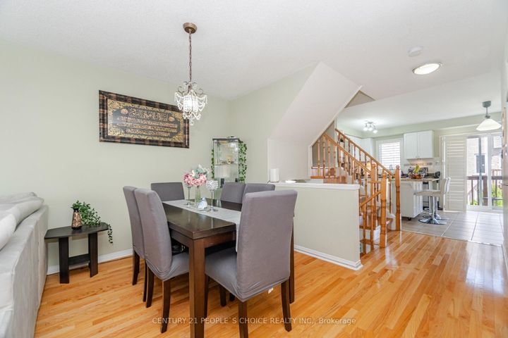 Photo 11 at 7055 Fairmeadow Crescent, Lisgar, Mississauga